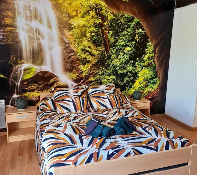 Photo of Others in Deville