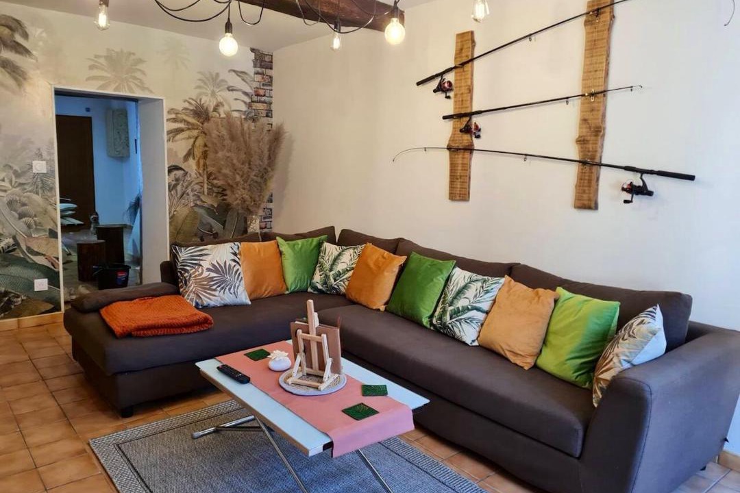 Photo of Livingroom in Deville