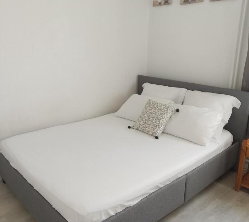 Photo of Bedroom in Vaulx En Velin Village