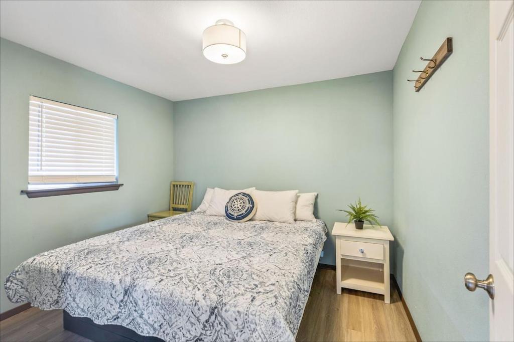 Photo of Others in Raymond