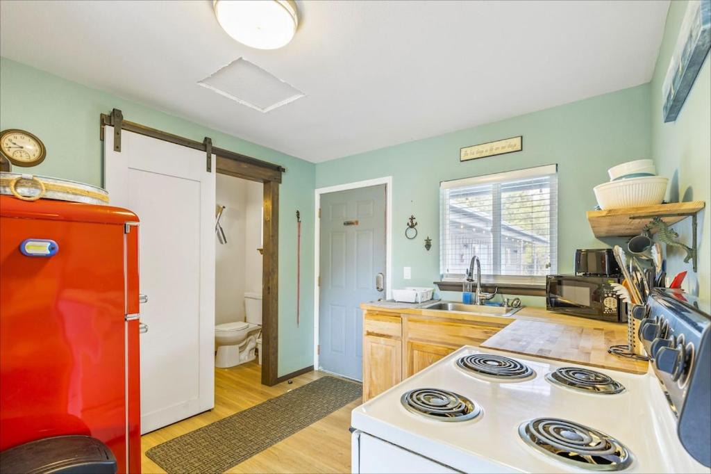 Photo of Others in Raymond