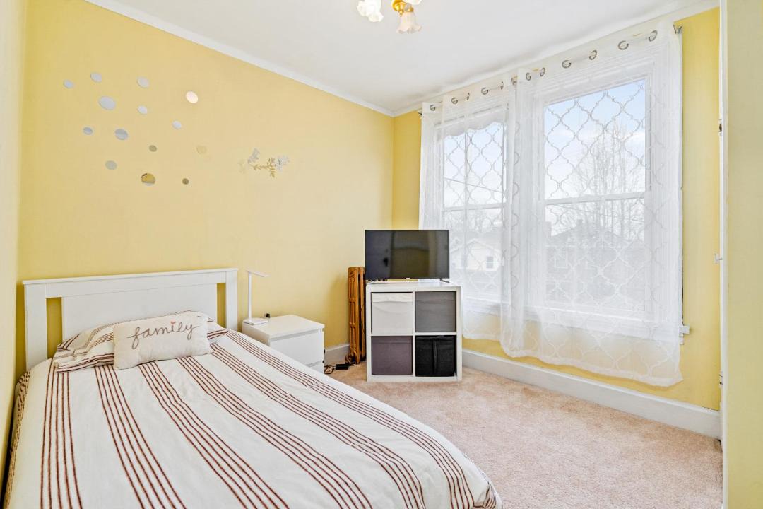 Photo of Bedroom in Swissvale