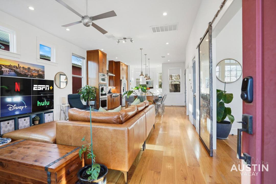 Photo of Livingroom in Blackshear-Prospect Hill