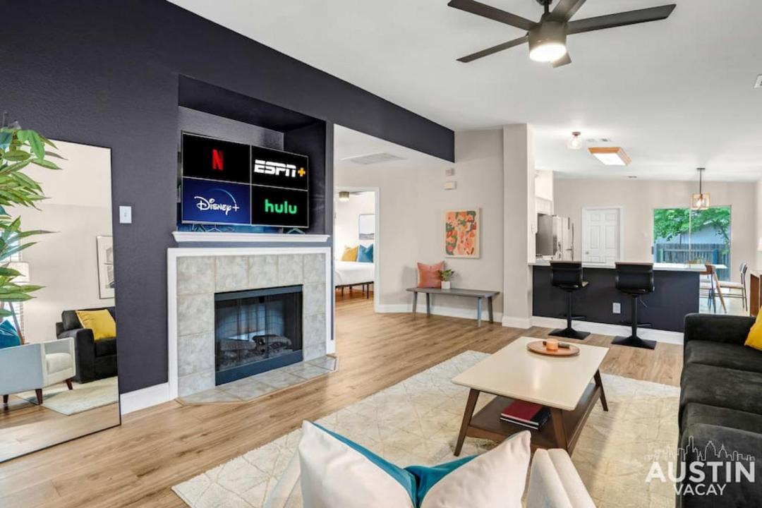 Photo of Livingroom in Olympic Heights