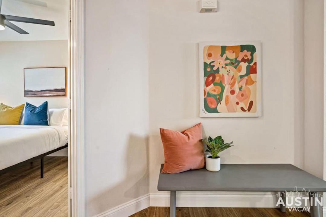 Photo of Livingroom in Olympic Heights
