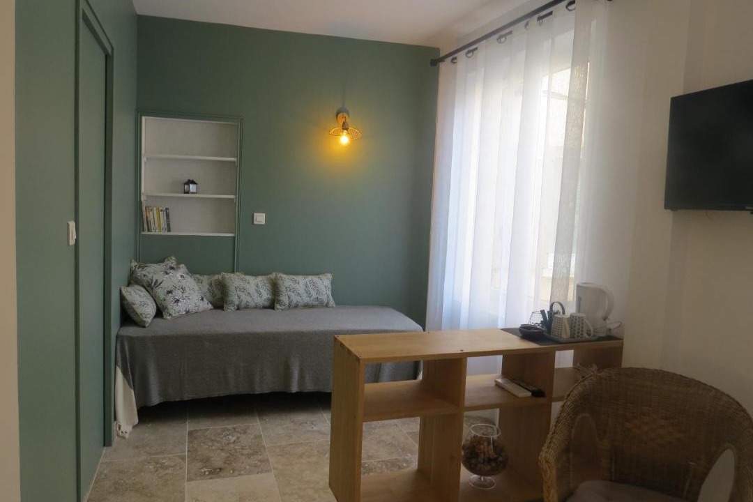 Photo of Others in Laudun