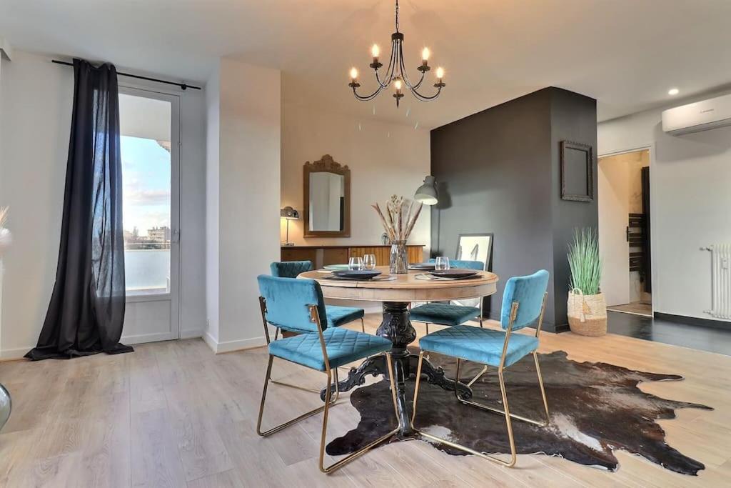 Photo of Livingroom in Faubourg Saint-Jacques