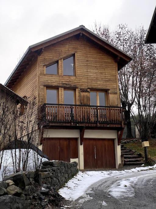 Photo of Buildings in Montclar