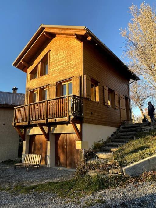 Photo of Buildings in Montclar