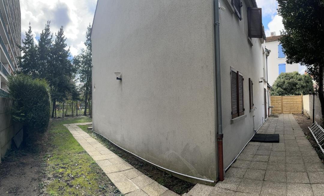 Photo of Others in Villejuif