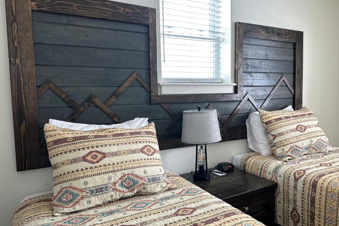 Photo of Bedroom in Encampment