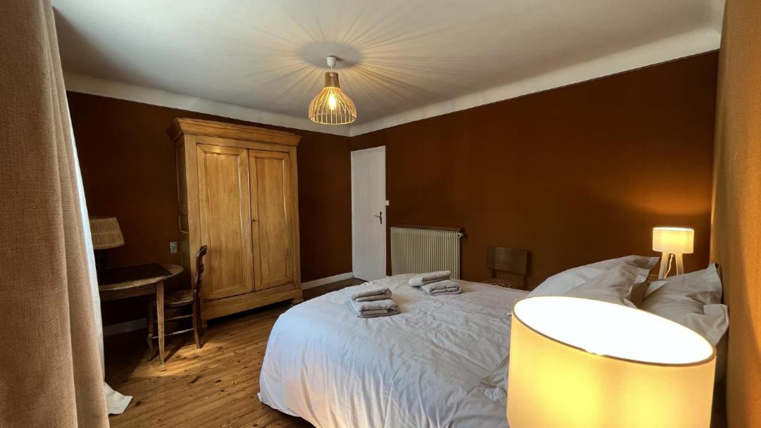 Photo of Bedroom in Saint-Quentin-en-Tourmont