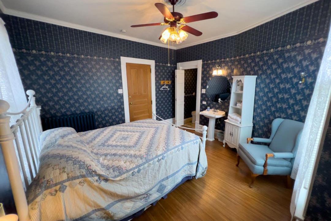 Photo of Bedroom in Nappanee