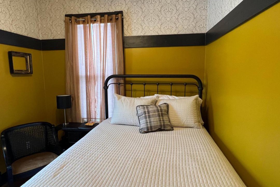 Photo of Bedroom in Nappanee