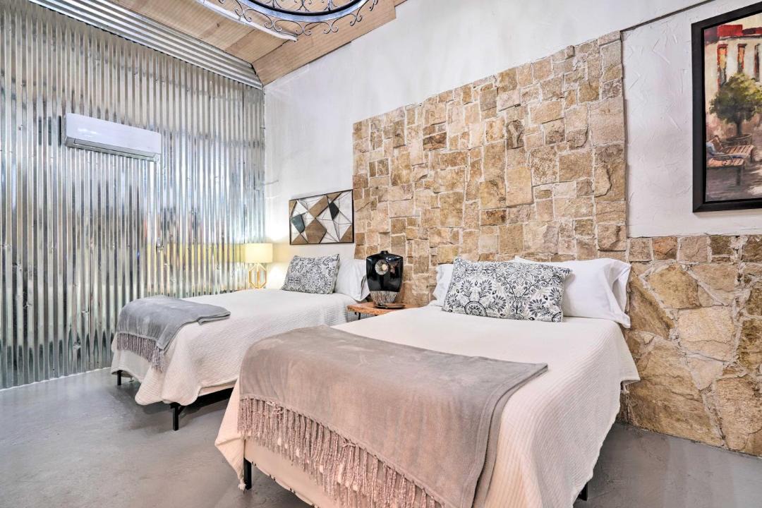 Photo of Bedroom in Western Division