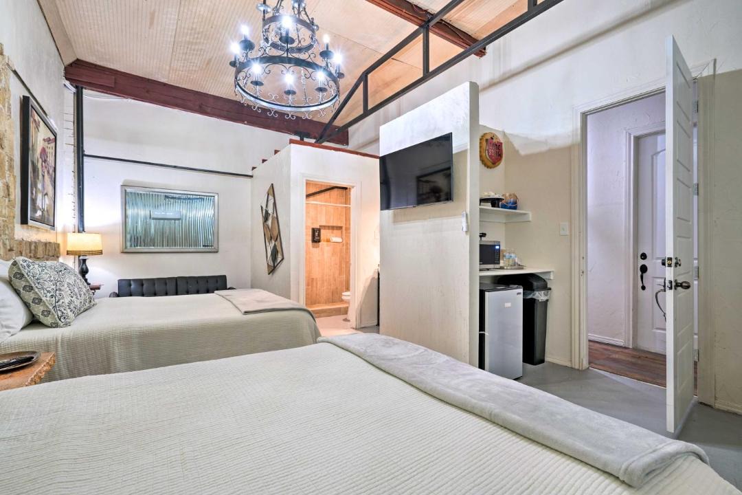 Photo of Bedroom in Western Division