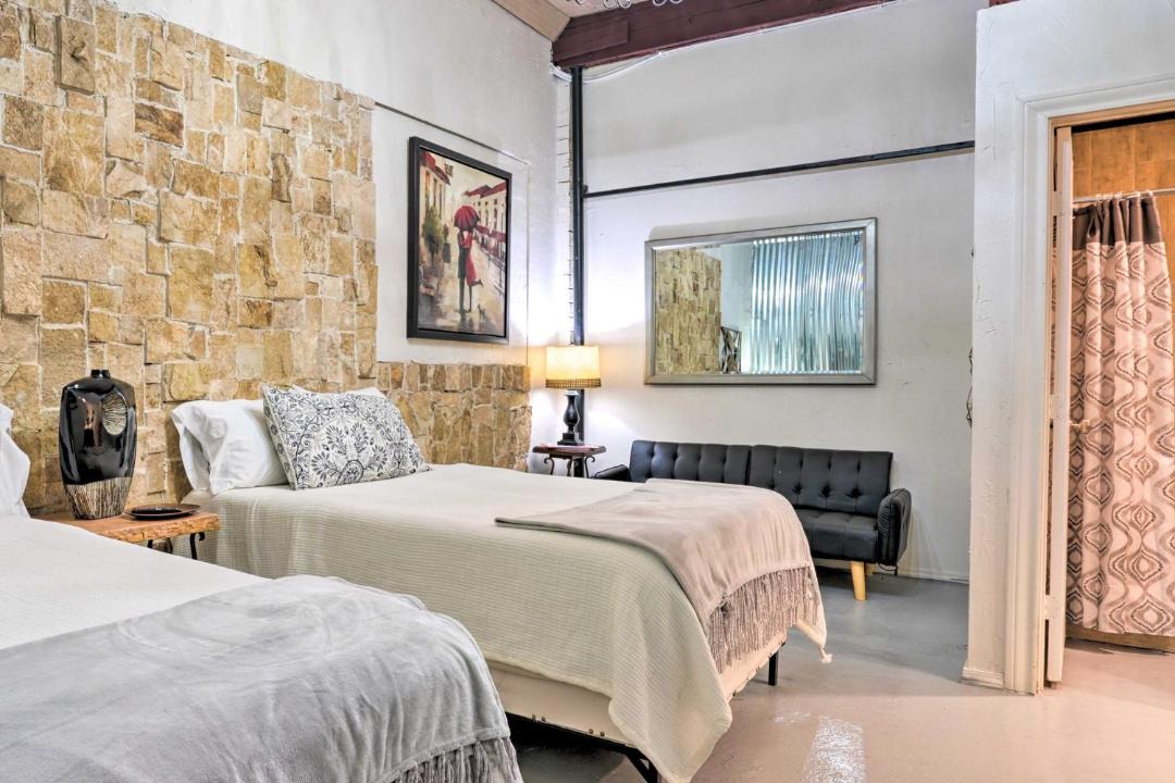 Photo of Bedroom in Western Division