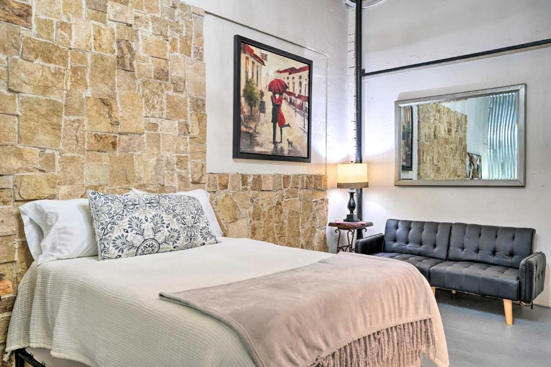 Photo of Bedroom in Western Division