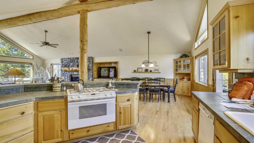 Photo of Kitchen in Sunriver