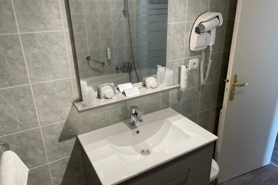 Photo of Bathroom in Chinon
