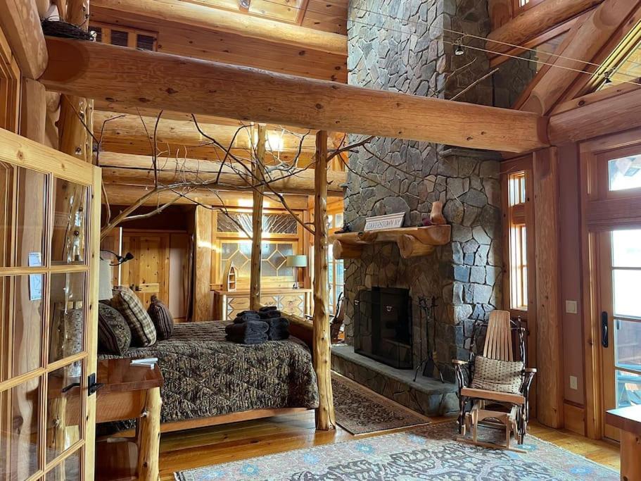Photo of Livingroom in Cooperstown