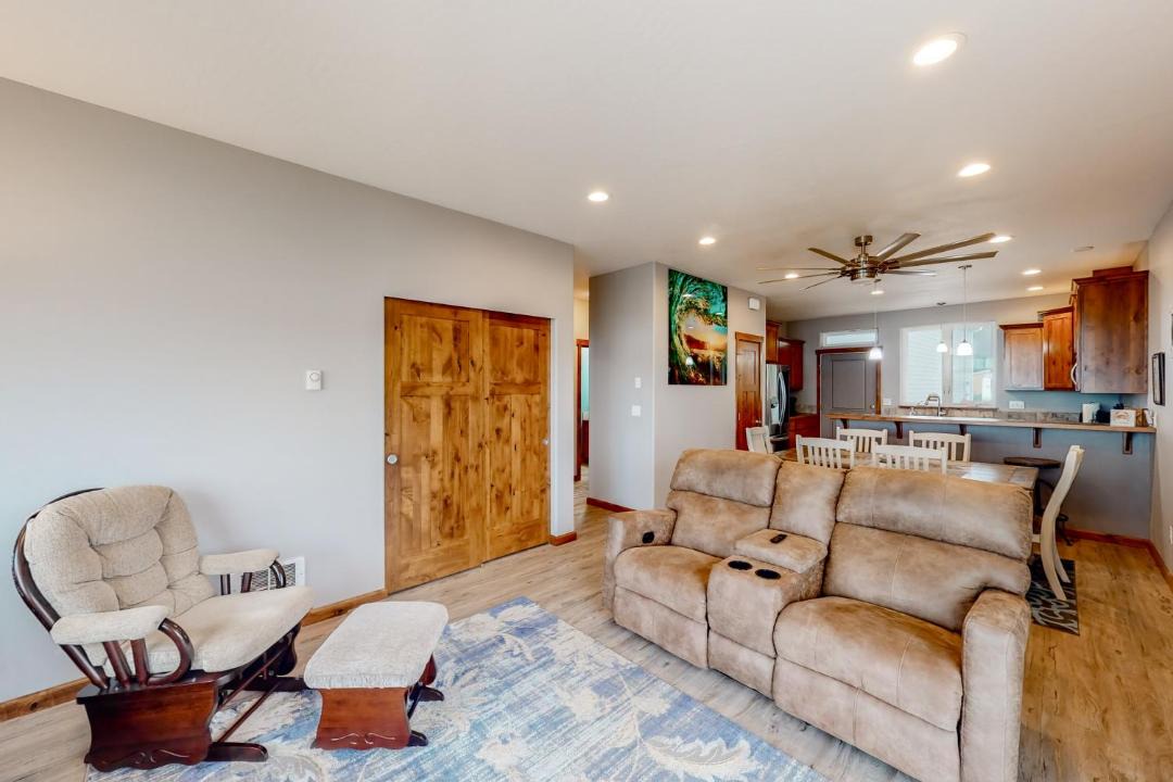 Photo of Livingroom in Coos Bay