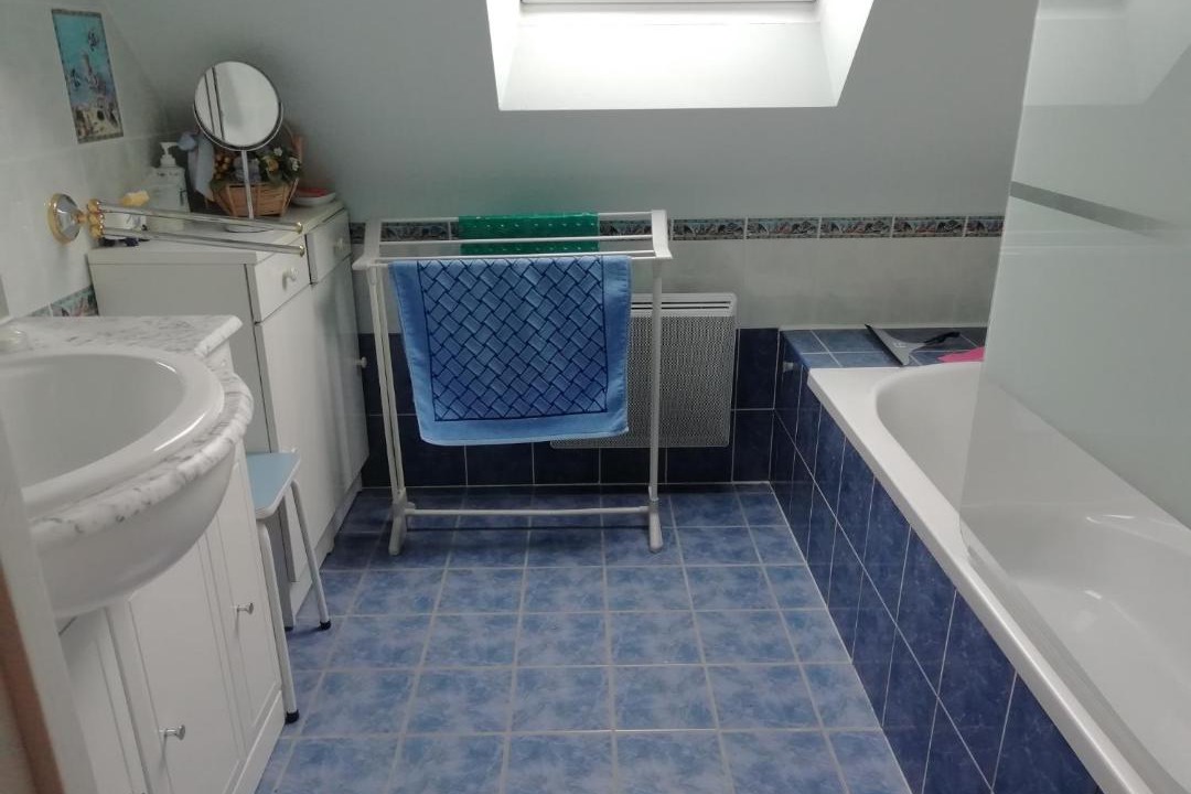 Photo of Bathroom in Tredrez-Locquemeau