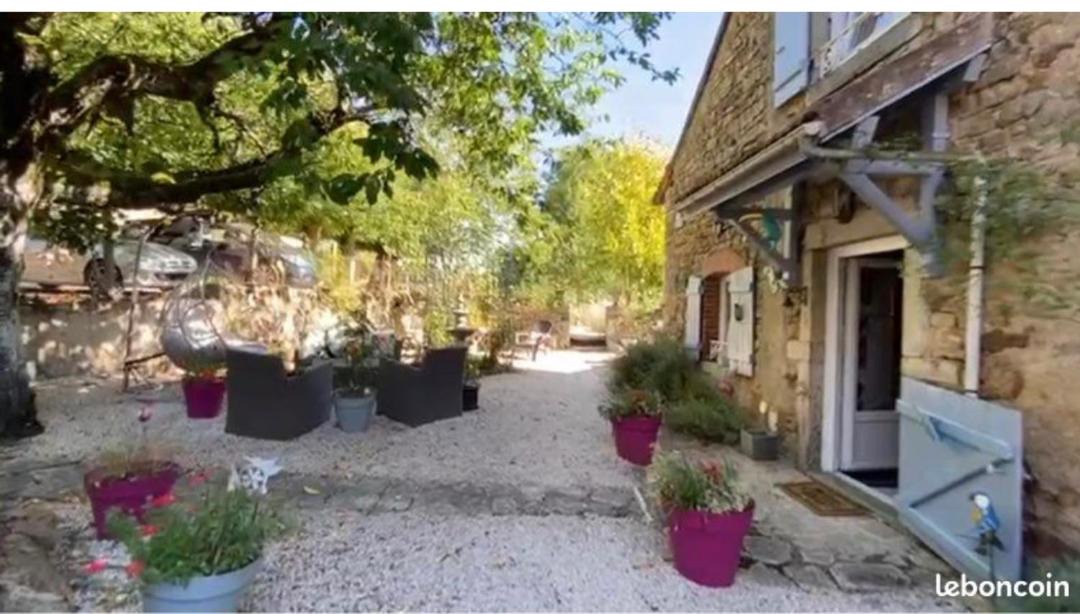 Photo of Buildings in Saint-Andre-le-Desert