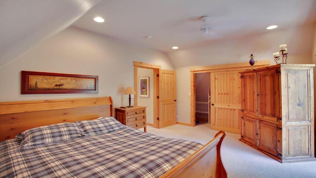 Photo of Bedroom in Sunriver