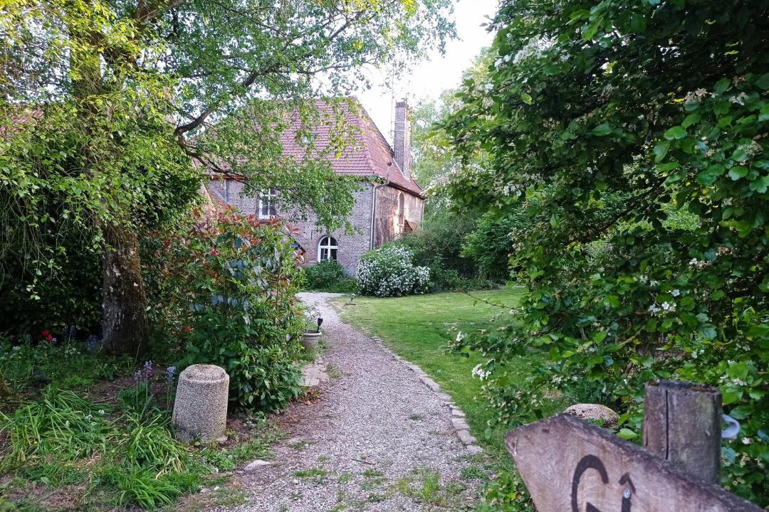 Photo of Others in Renty