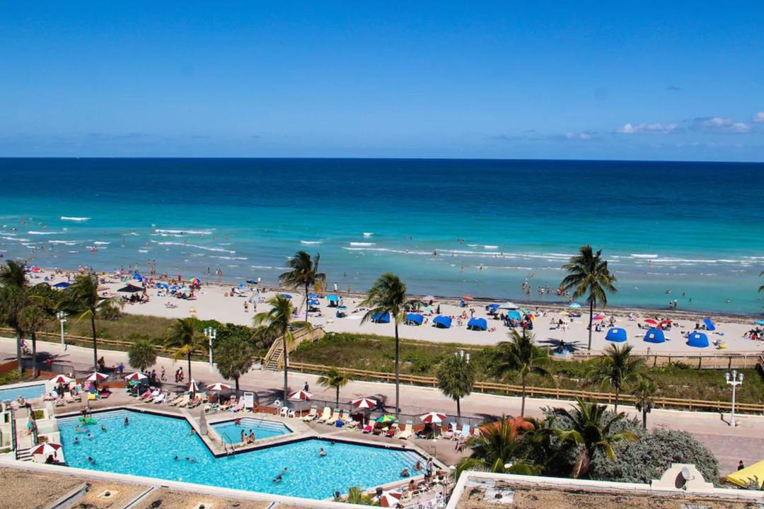 Photo of Others in Hollywood