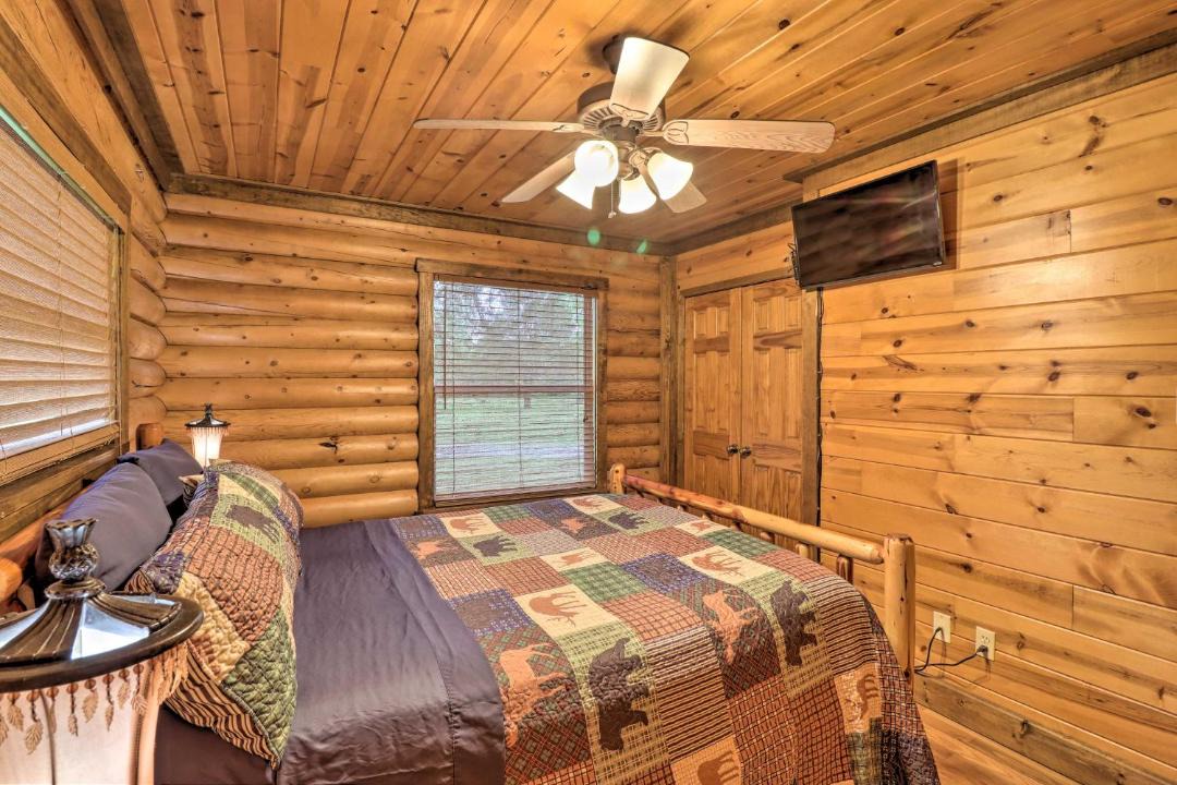 Photo of Bedroom in Higden