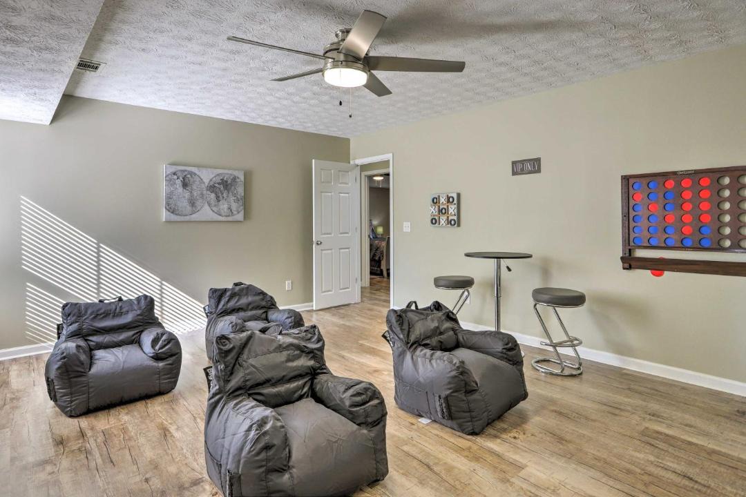 Photo of Others in Oak Hill