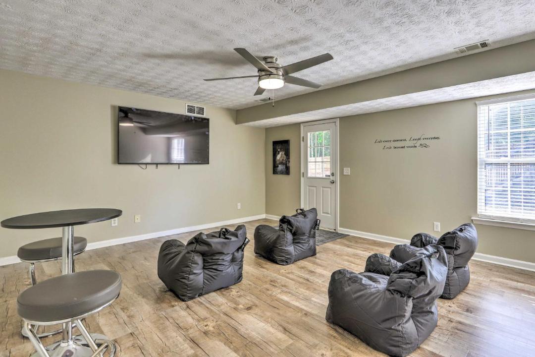 Photo of Others in Oak Hill