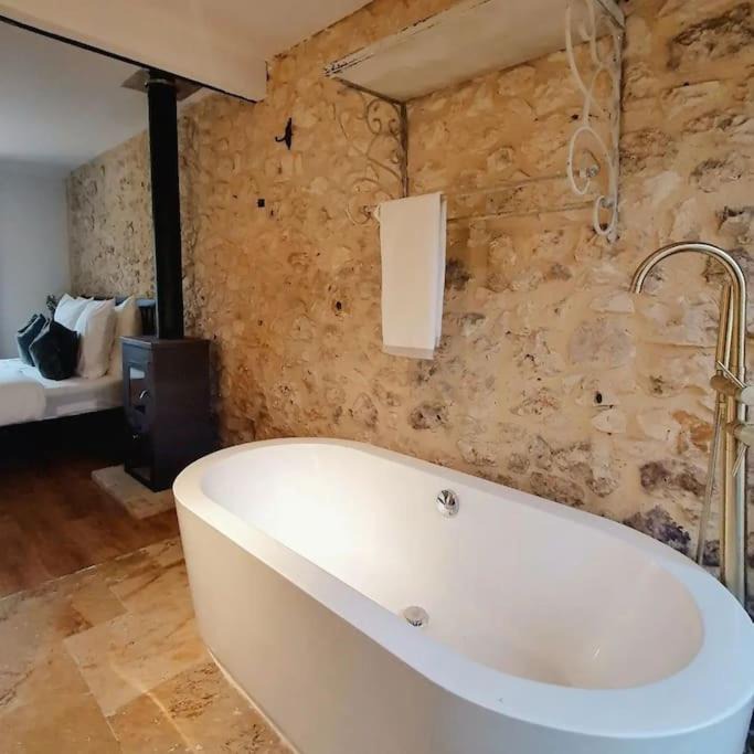 Photo of Bathroom in Beaumont-du-Perigord