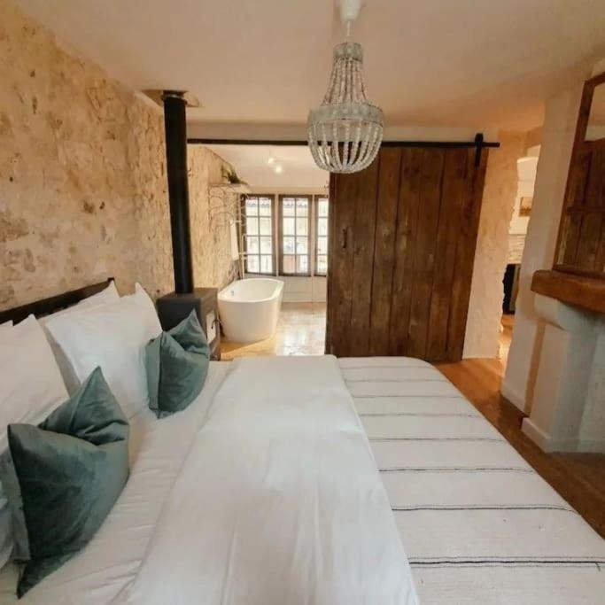 Photo of Bedroom in Beaumont-du-Perigord