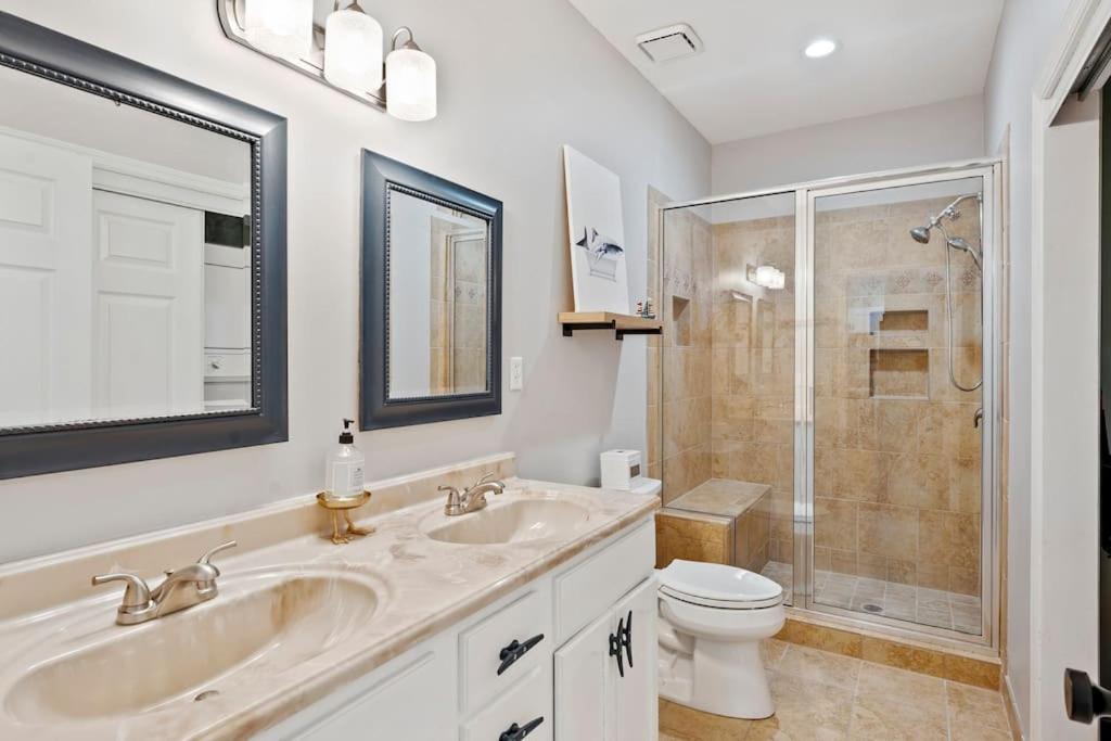 Photo of Bathroom in Sunset Point