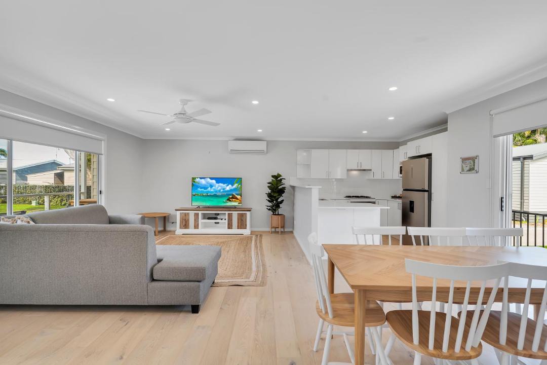 Photo of Others in One Mile