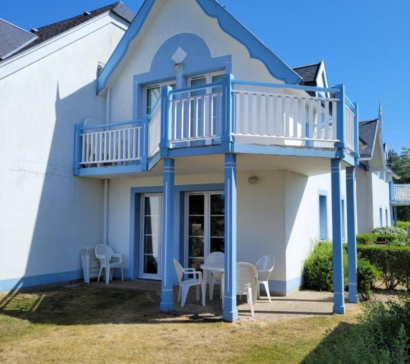 Photo of Buildings in Belle Dune