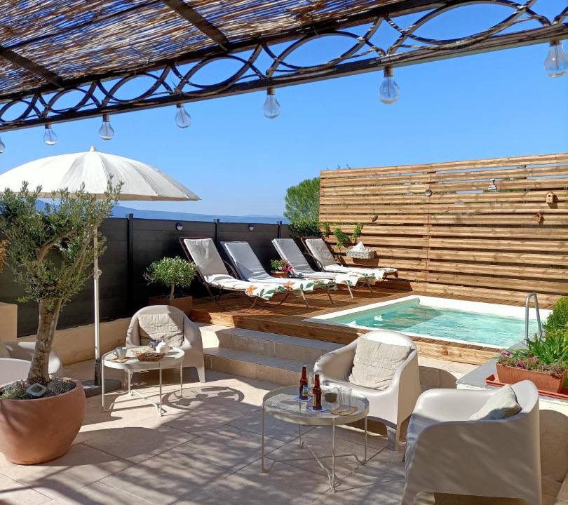Photo of Patio Balcony in Pourrieres