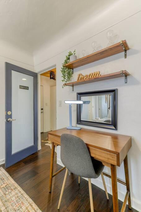 Photo of Livingroom in Downtown