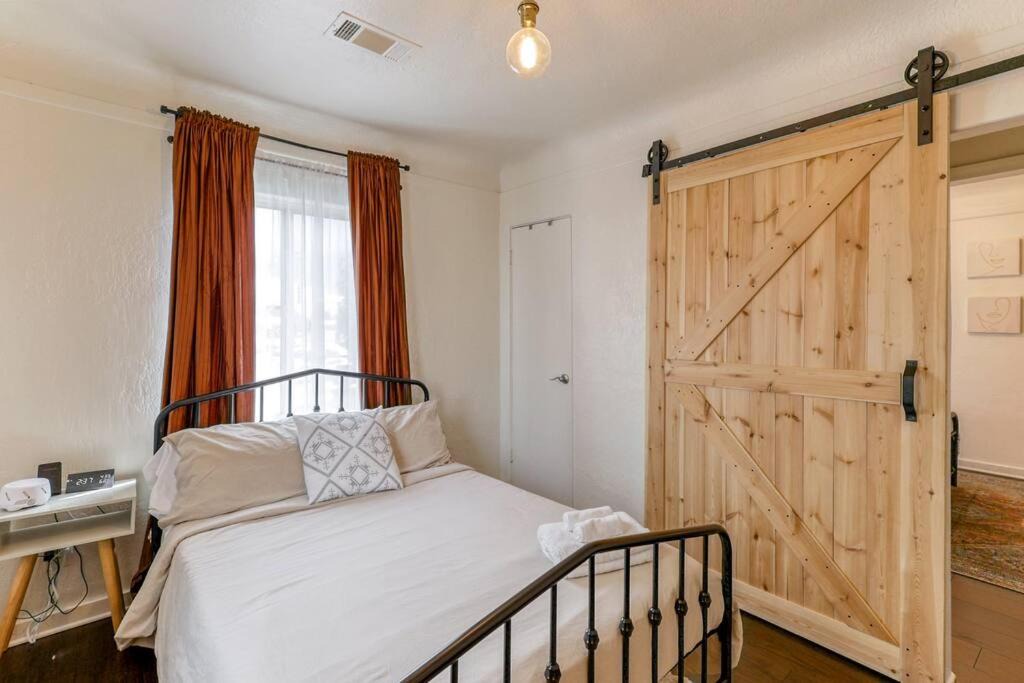 Photo of Bedroom in Downtown