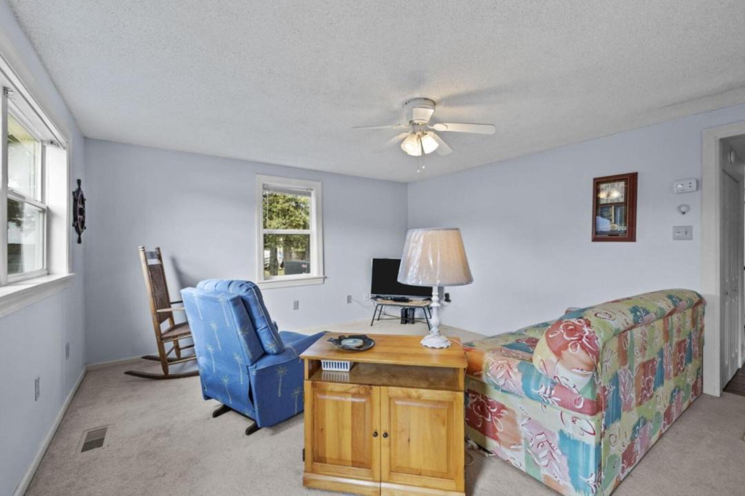 Photo of Livingroom in Harkers Island