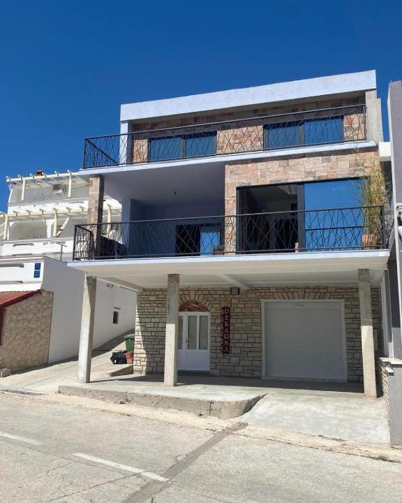 Photo of Buildings in Metajna