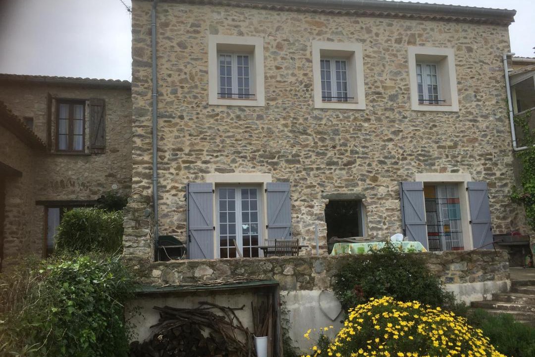 Photo of Buildings in Le Somail