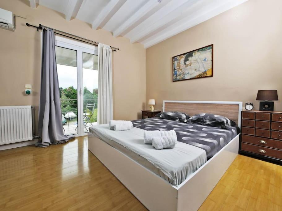Photo of Bedroom in Sfakera