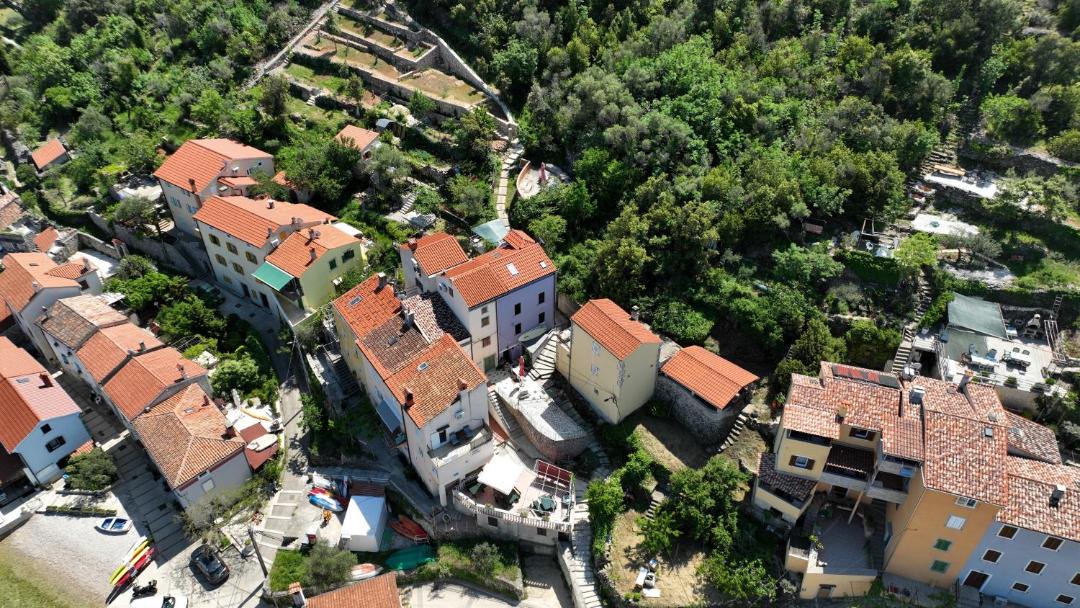 Photo of Buildings in Valun