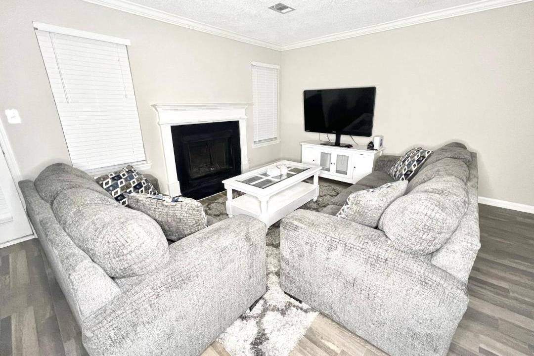 Photo of Livingroom in Sandy Springs