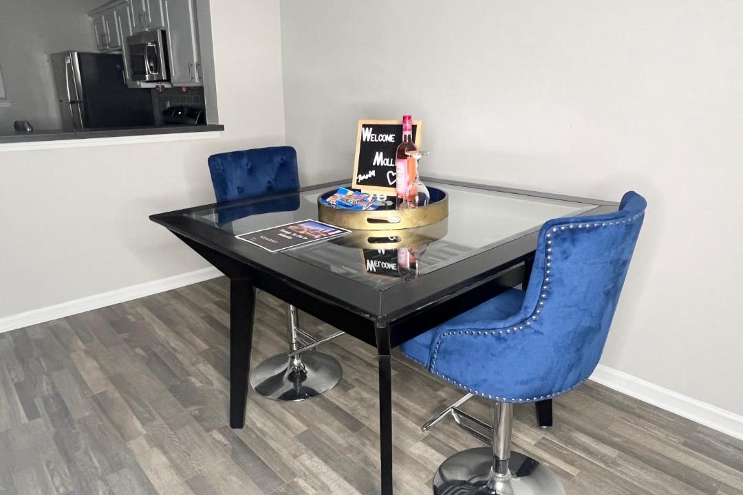 Photo of Livingroom in Sandy Springs