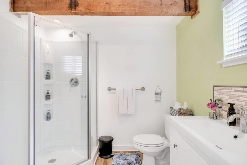 Photo of Bathroom in Pottsboro